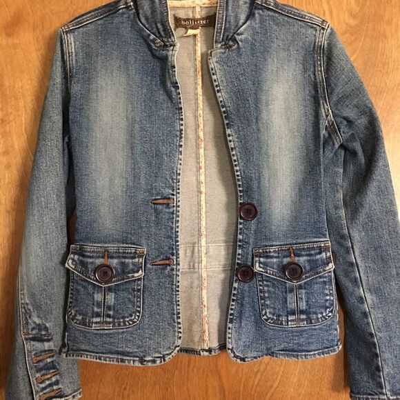 Hollister Jean Jacket size Medium Denim button - Picture 1 of 5